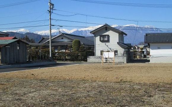 西側には中央アルプスが望めます。