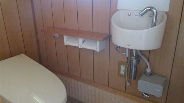 ウォシュレット付き水洗トイレ