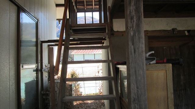 土蔵 2階への階段