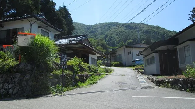 西側より南側道路付き