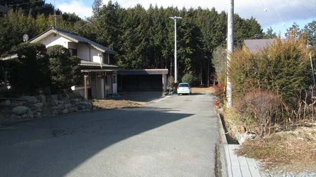 北側 道路付きと周りの景色