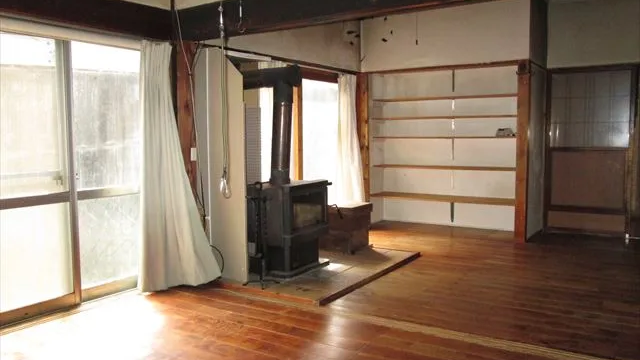 リビング(別方向から)