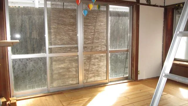 DIY途中の洋室(別方向から)