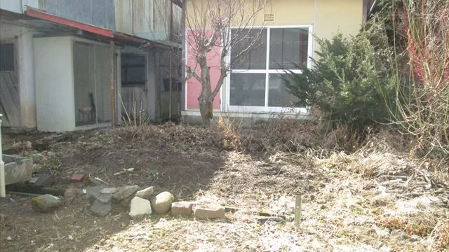 南側にある約8帖の物置